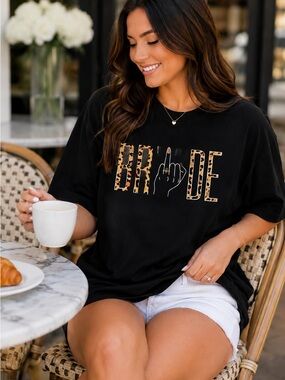 NOBRAND Graphic Tee Bride Leopard Ring Finger Bridal Wedding Bachelorette 2XL